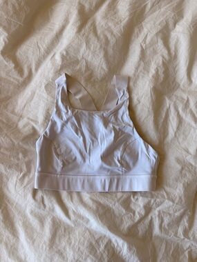 Lululemon High-Neck Sports Bra in White